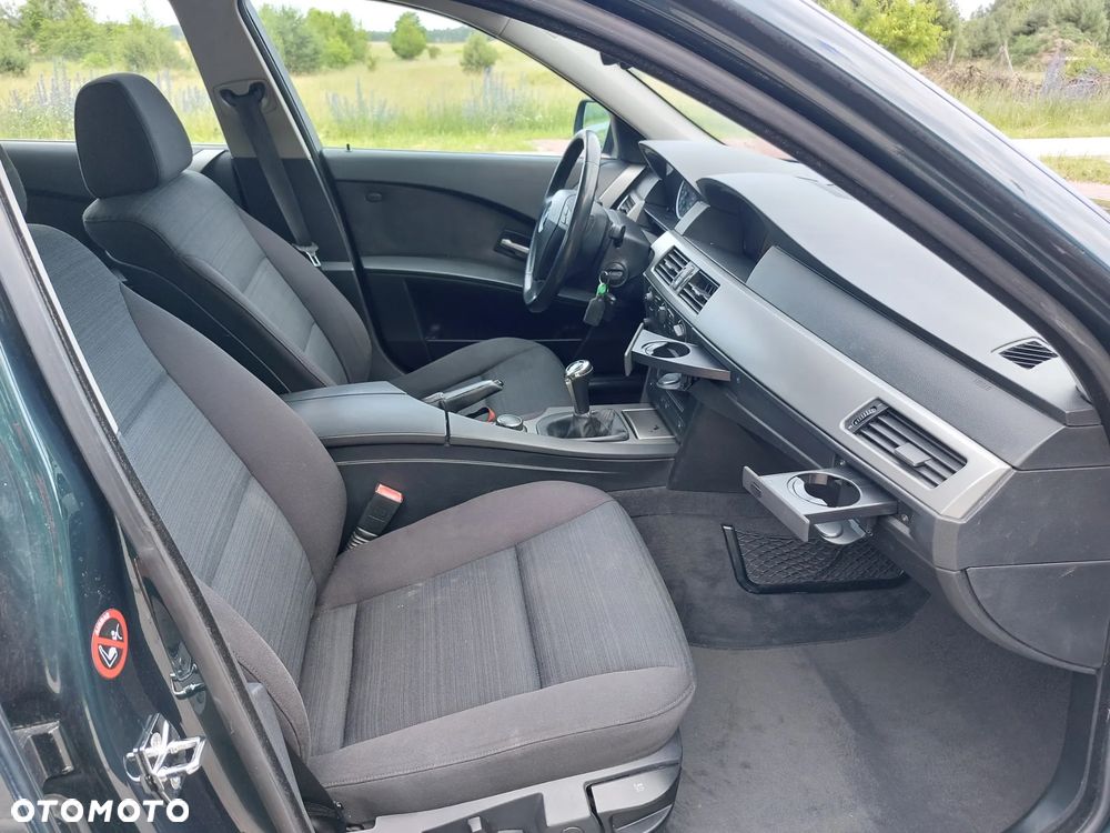 BMW Seria 5 525i - 29