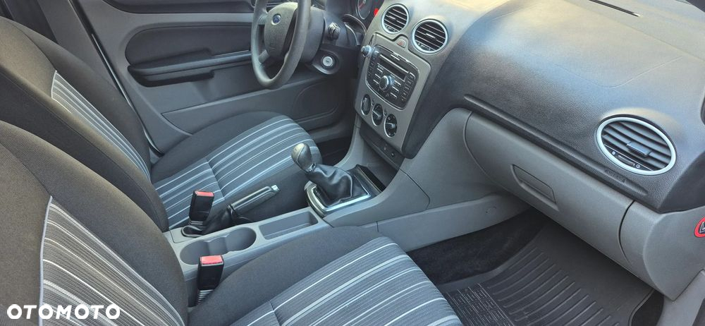Ford Focus 1.6 Trend - 6