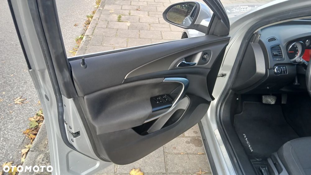 Opel Insignia 2.0 T Cosmo - 11