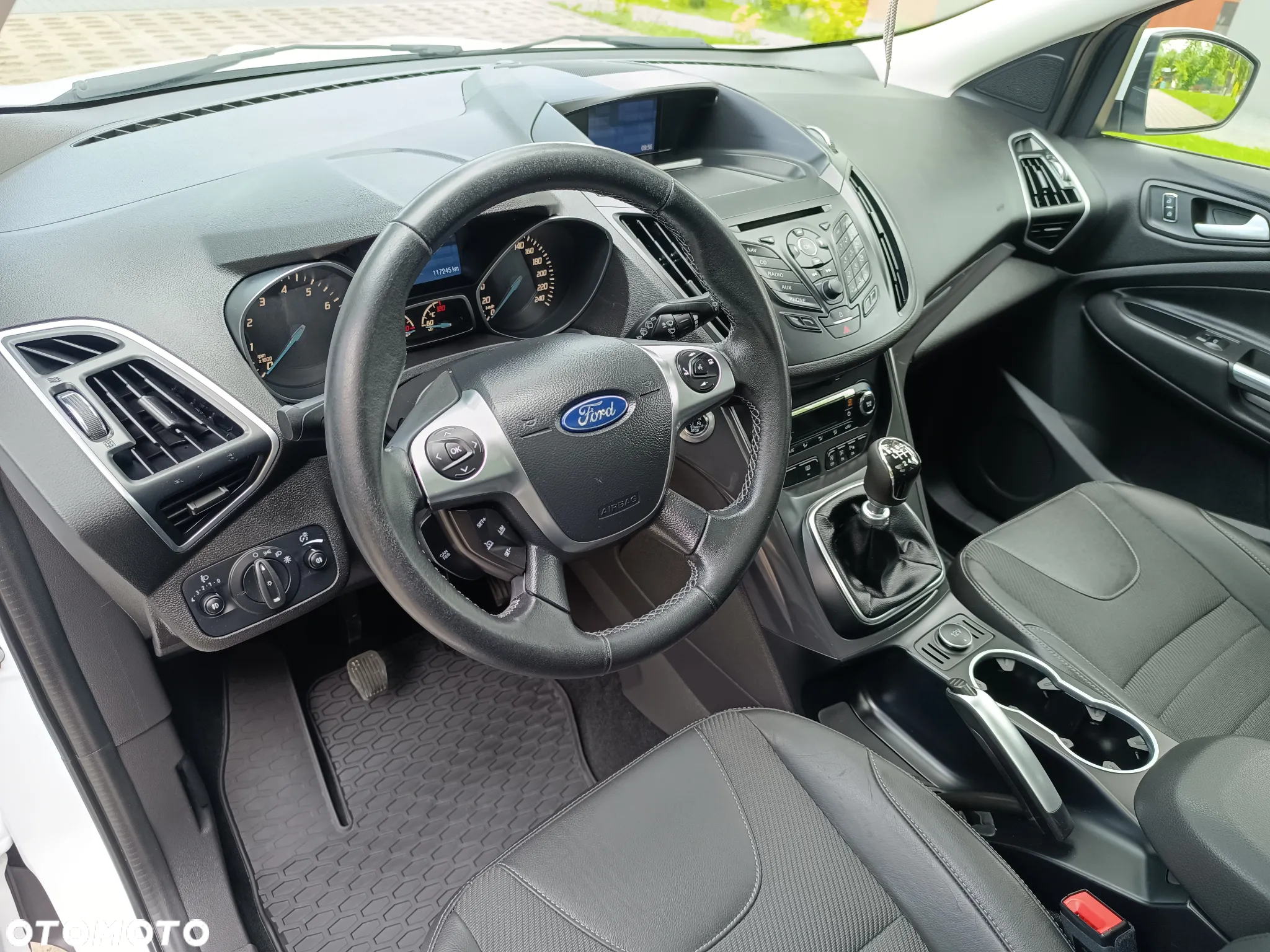 Ford Kuga 1.6 EcoBoost 2x4 Trend - 23