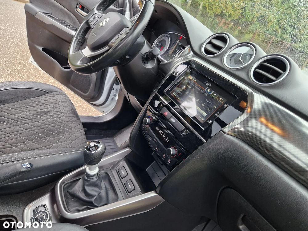 Suzuki Vitara 1.4 Boosterjet Elegance Sun 4WD - 24