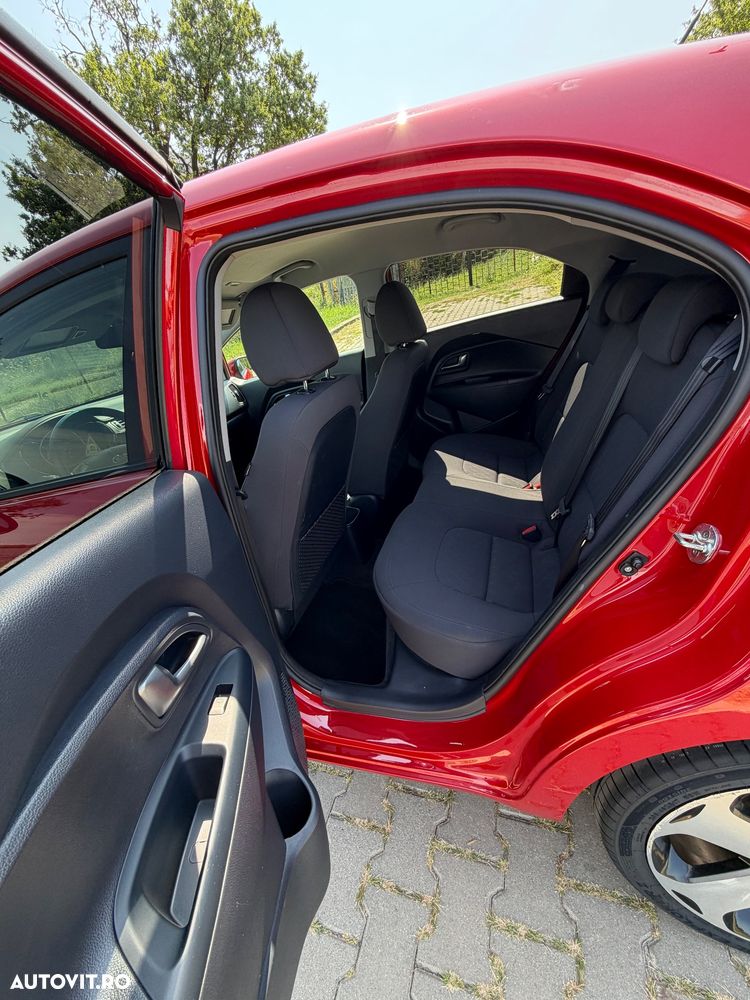 Kia Rio 1.1 CRDI Uefa Euro 2016 - 13