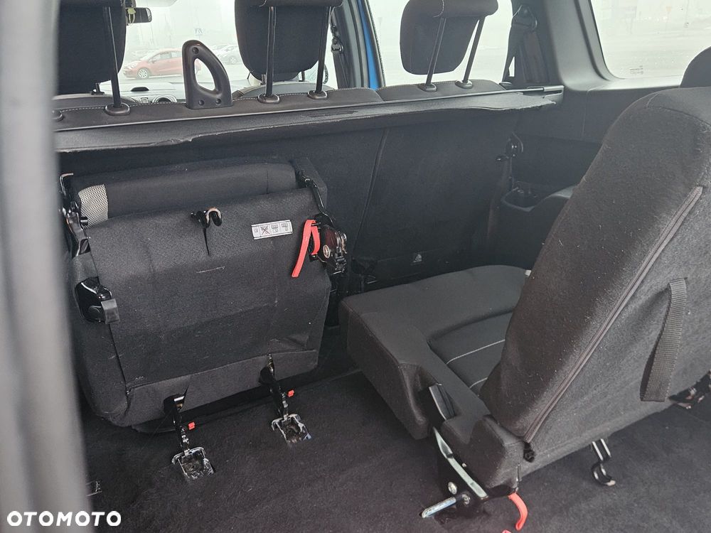 Dacia Lodgy 1.6 SCe Stepway S&S - 33