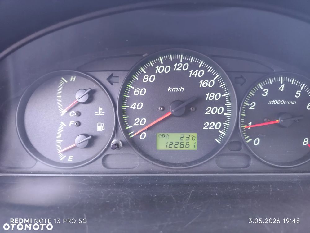 Mazda 323F - 24
