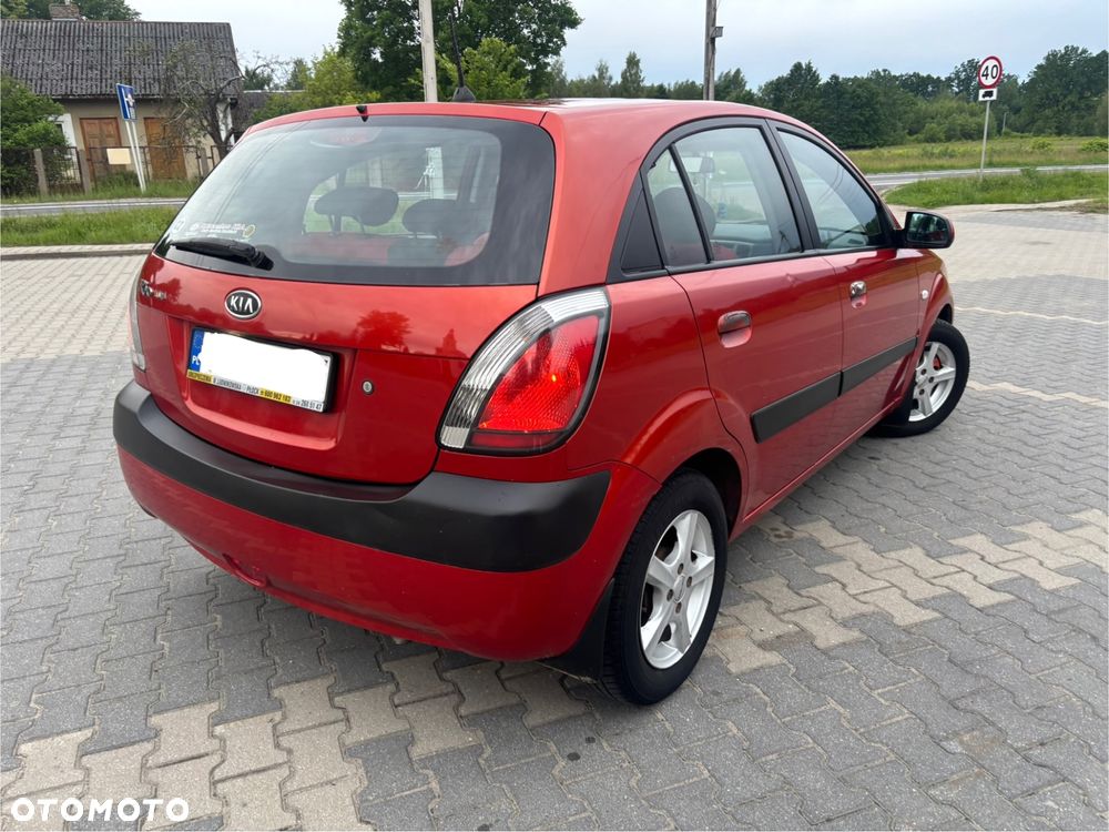 Kia Rio - 5