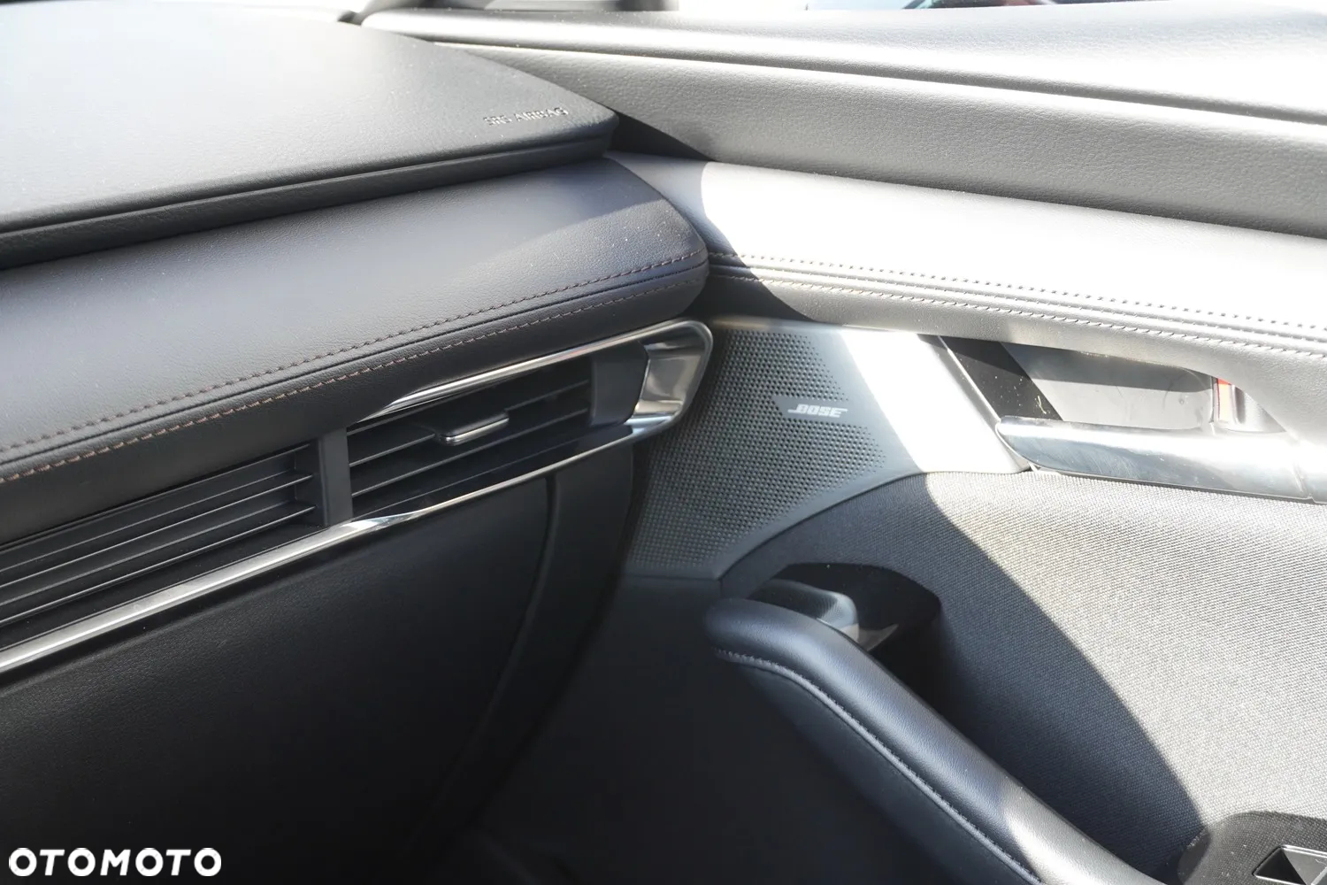 Mazda 3 2.0 mHEV Exclusive Line - 24