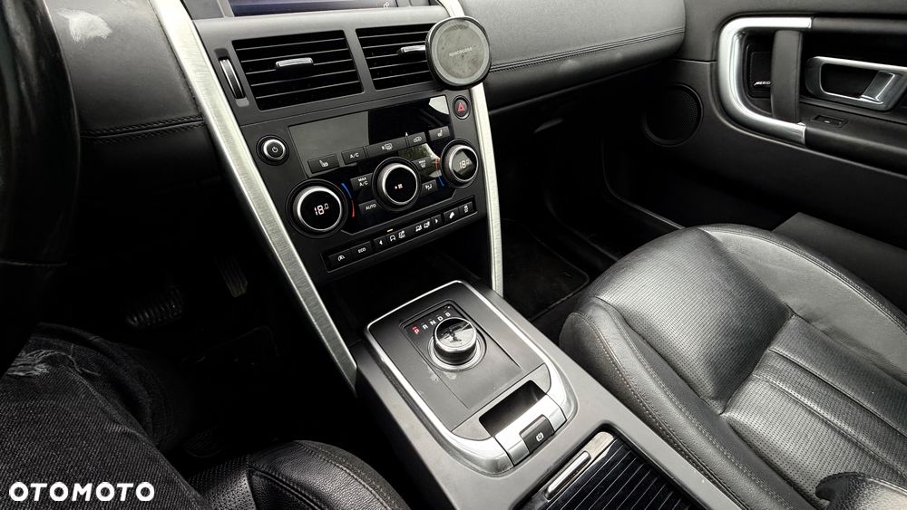 Land Rover Discovery Sport TD4 HSE Luxury - 25