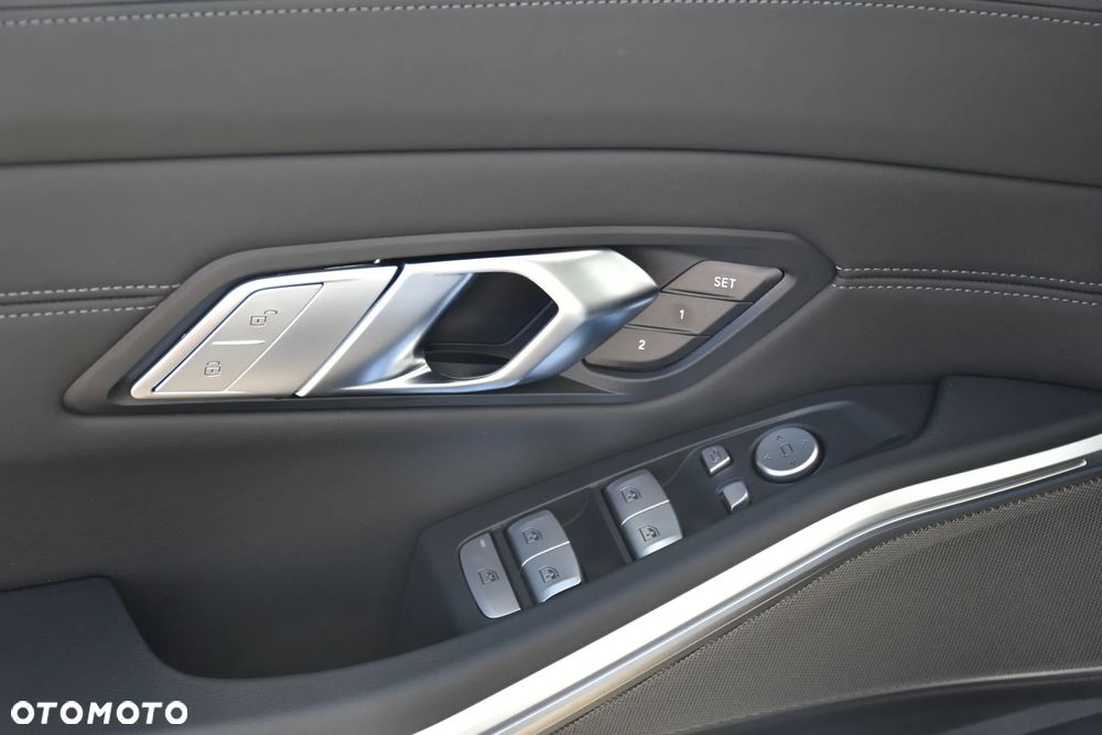 BMW M3 Competition xDrive sport - 12
