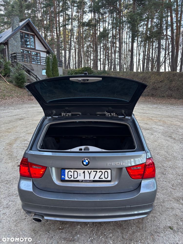 BMW Seria 3 320d xDrive DPF - 17