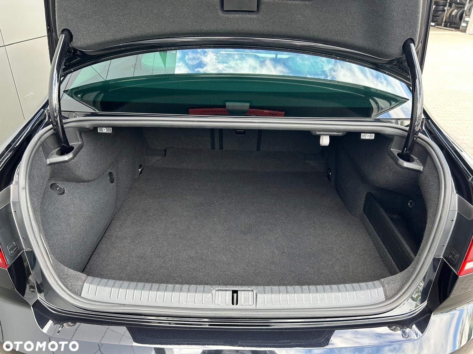 Volkswagen Passat 2.0 TDI 4Mot Elegance DSG - 10