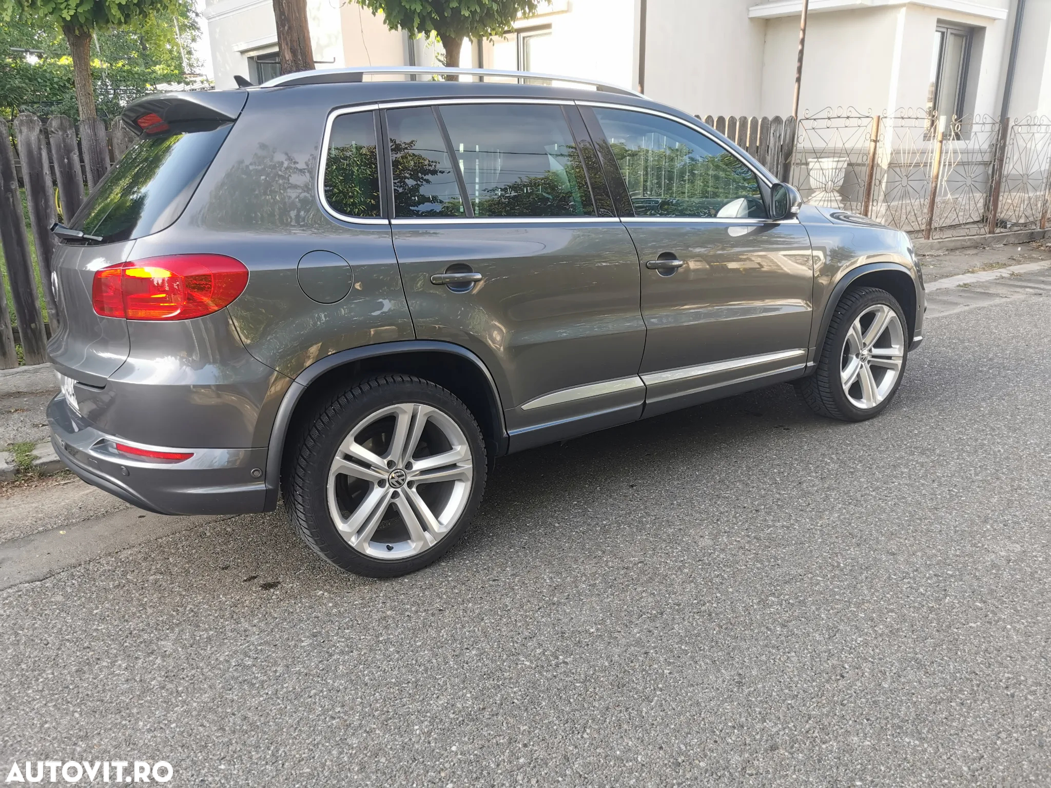 Volkswagen Tiguan - 15