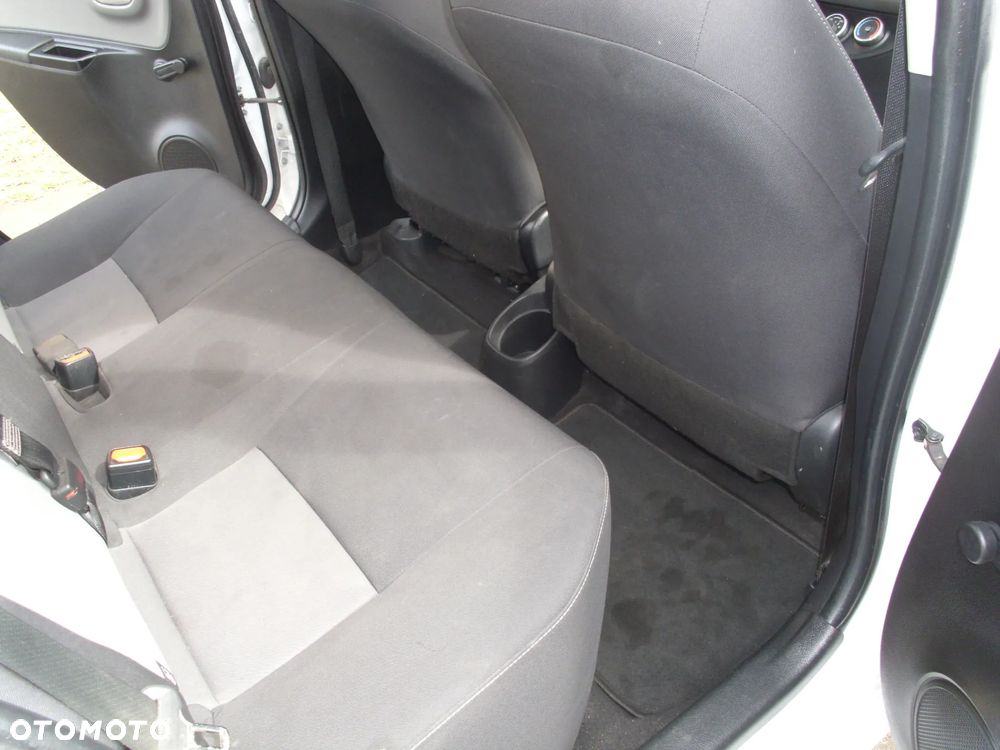 Toyota Yaris 1.5 Premium - 23