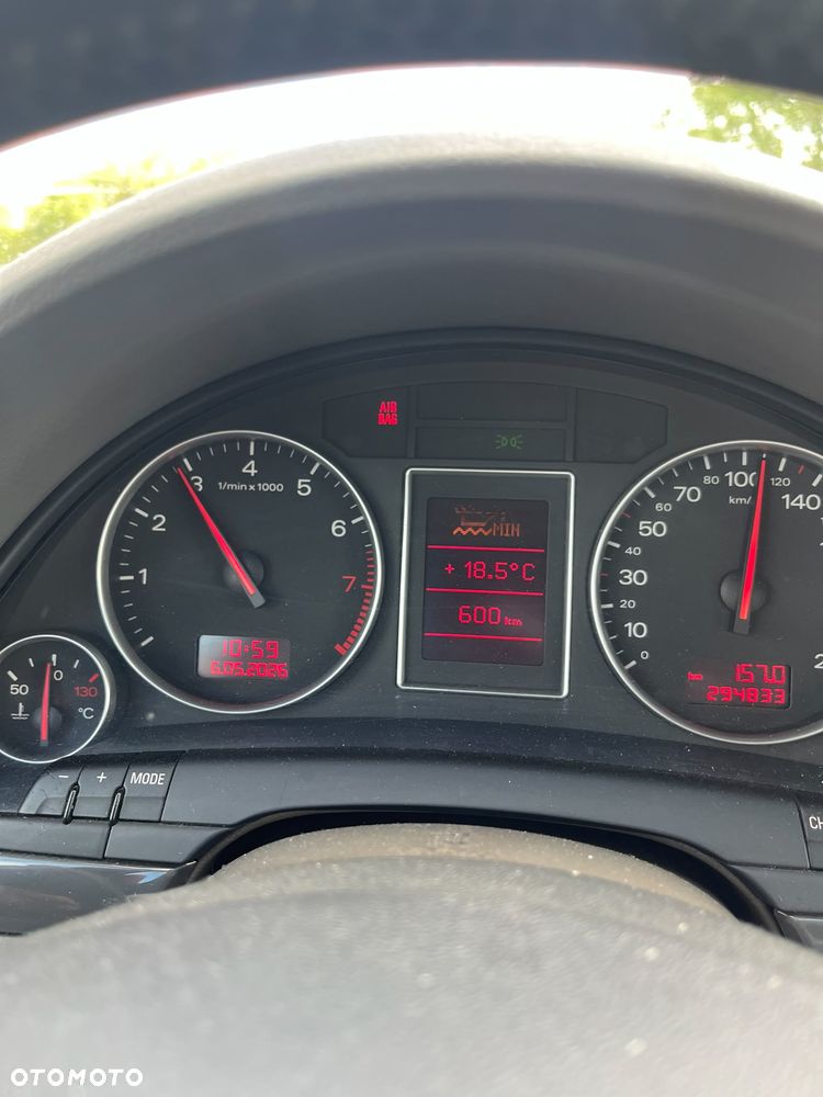Audi A4 Limousine - 3
