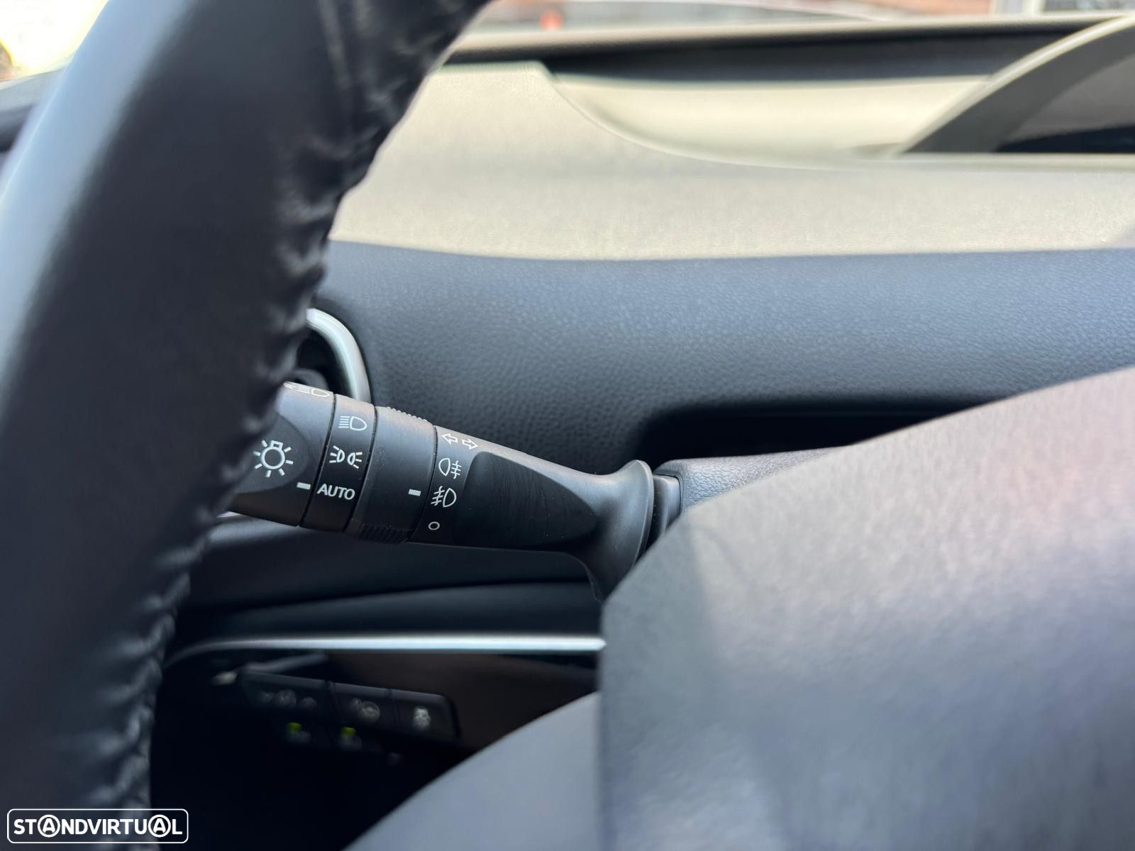 Toyota Prius 1.8 Plug-In Premium - 27