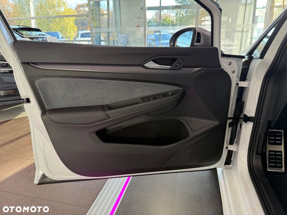 Volkswagen Golf - 11
