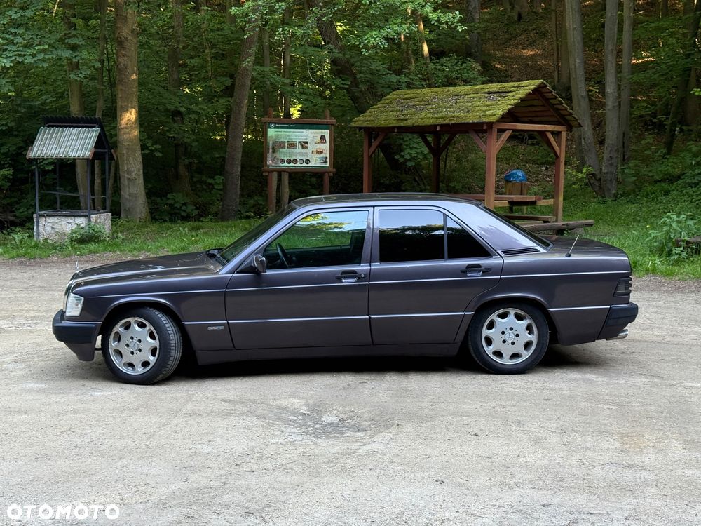 Mercedes-Benz W201 (190) - 3