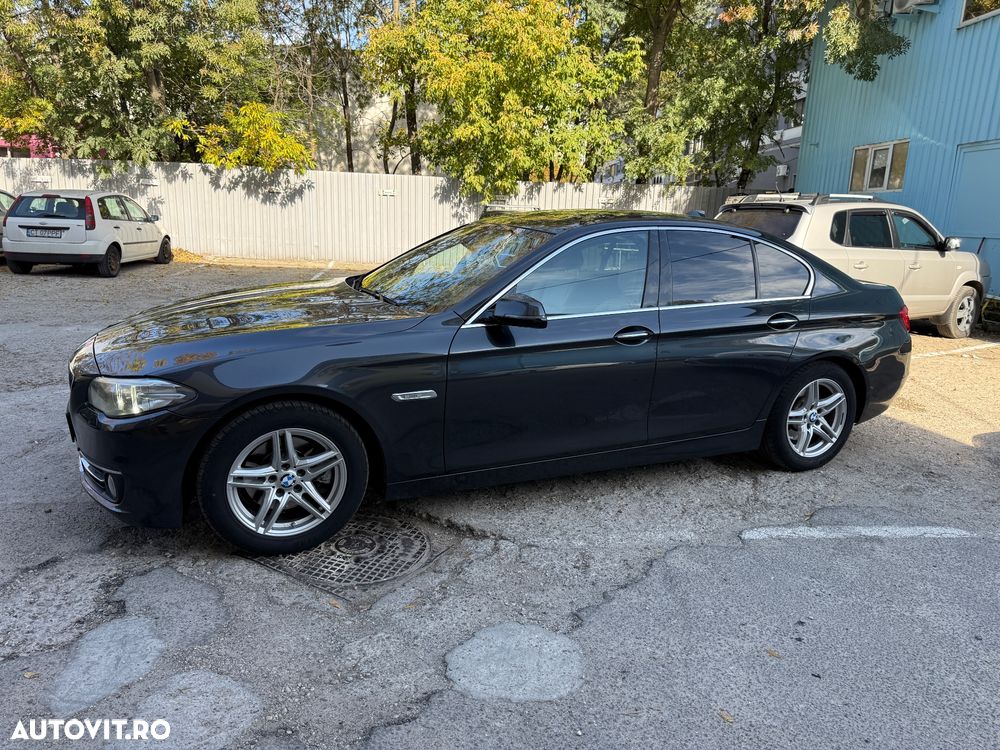 BMW Seria 5 520d Aut. Luxury Line - 2