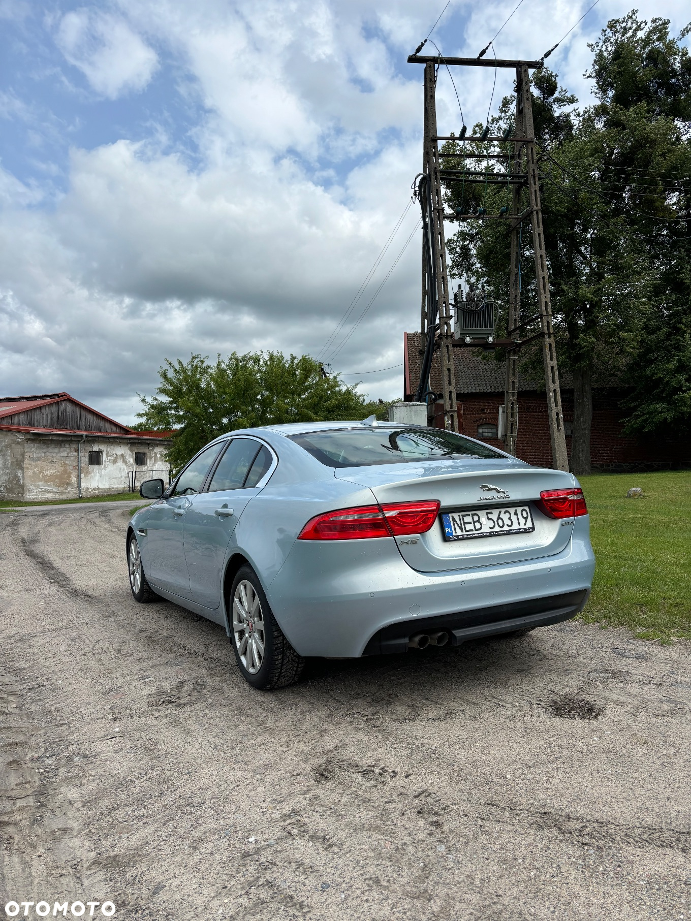 Jaguar XE 2.0 D Pure - 6