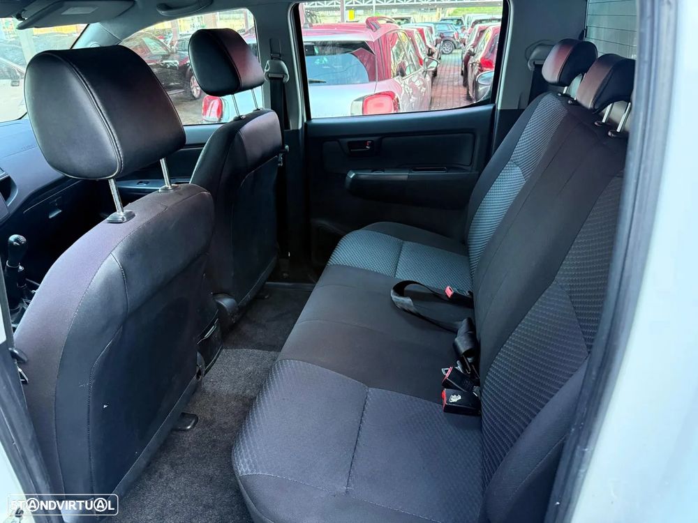 Toyota Hilux - 7
