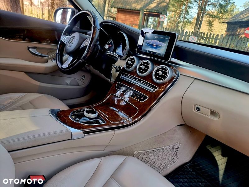 Mercedes-Benz Klasa C 200 4-Matic 7G-TRONIC - 11
