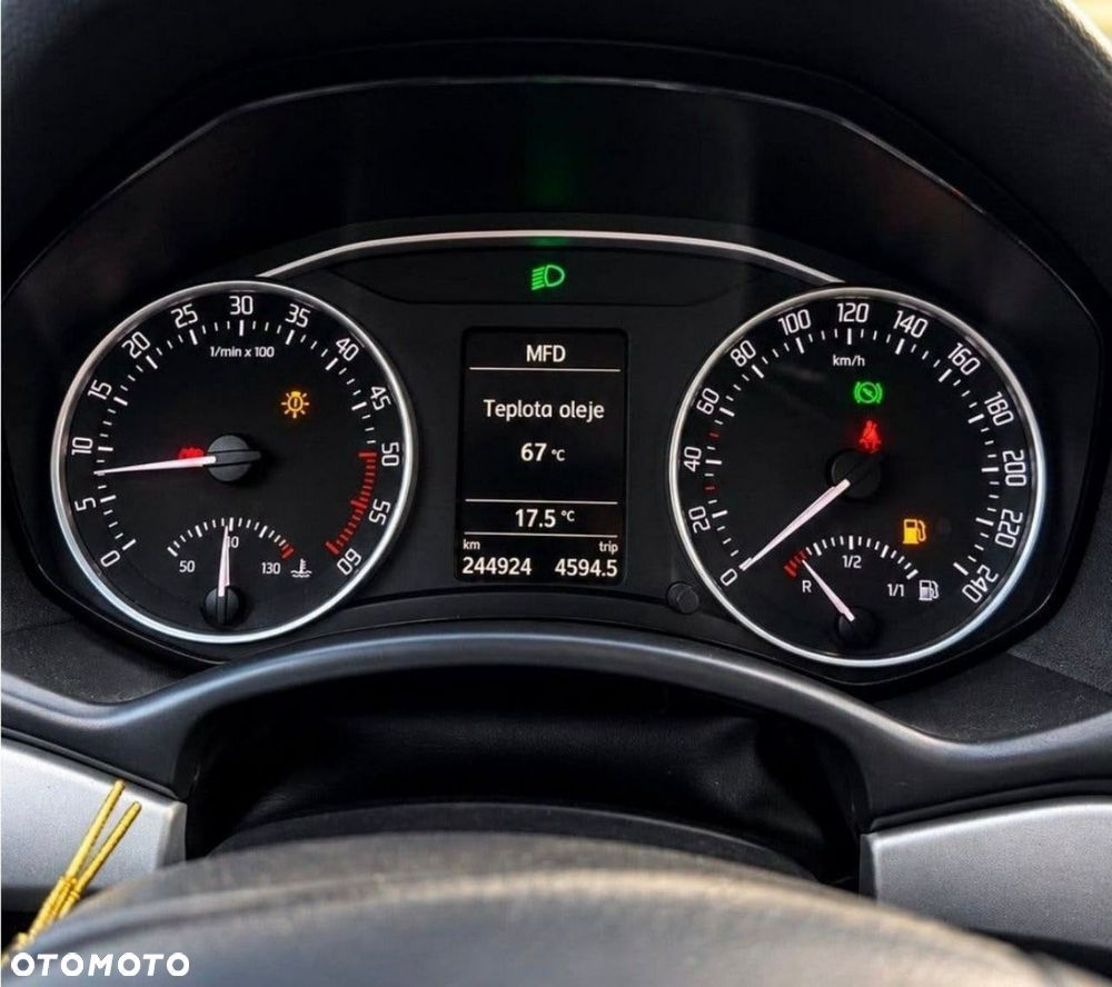 Skoda Octavia 1.6 TDI Ambition DSG - 8
