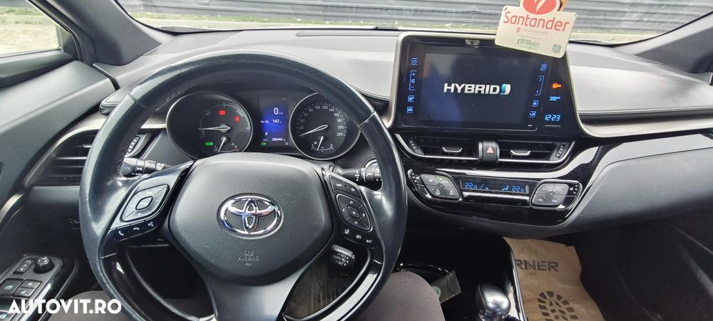 Toyota C-HR - 16
