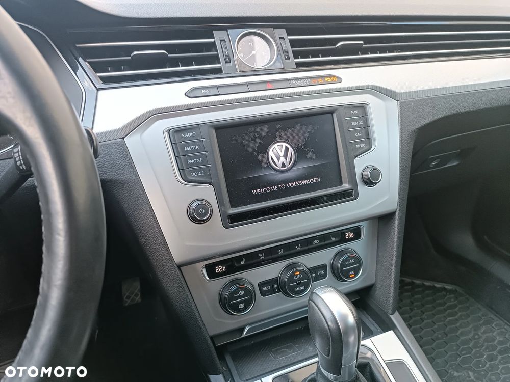 Volkswagen Passat - 10