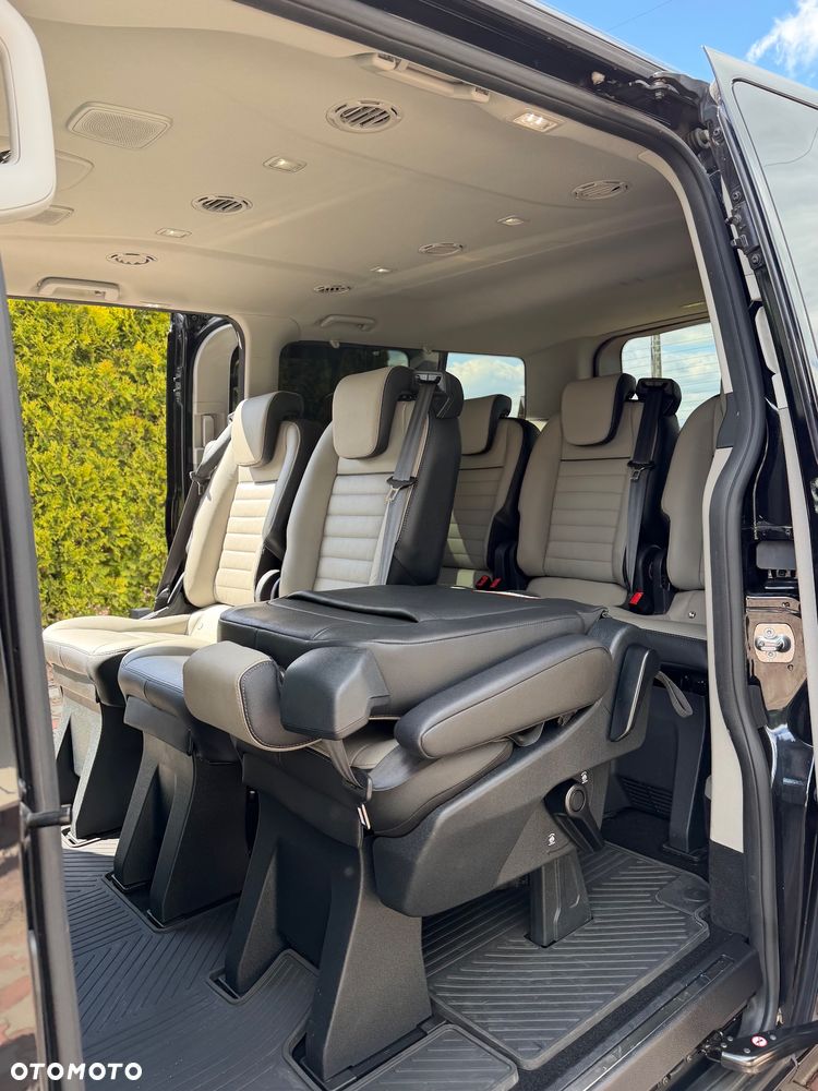 Ford Tourneo Custom - 21