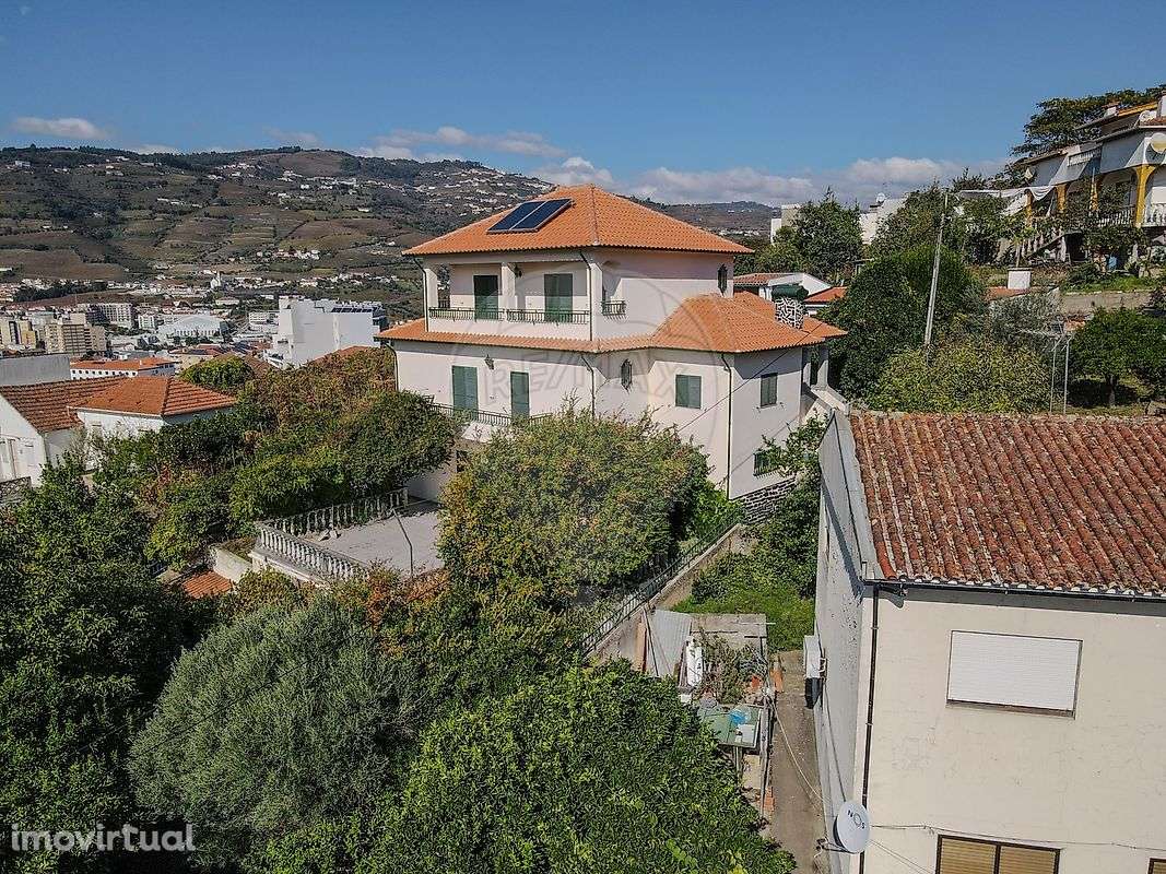 Moradia T5 para venda - Grande imagem: 2/7