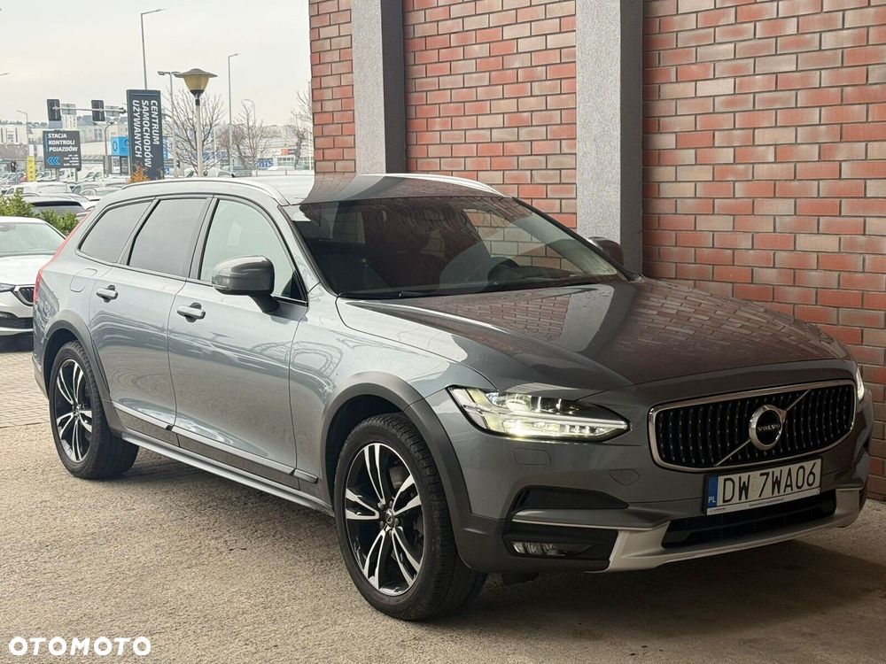 Volvo V90 Cross Country - 3