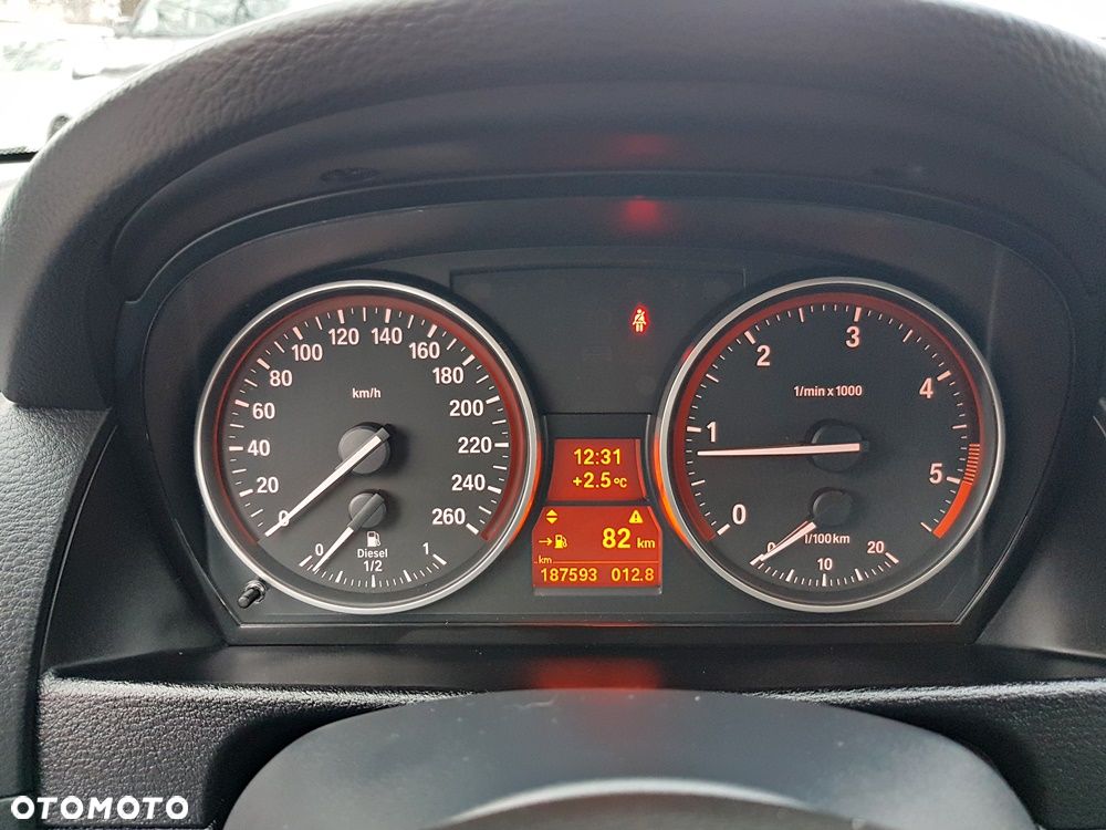 BMW X1 sDrive18d xLine - 19