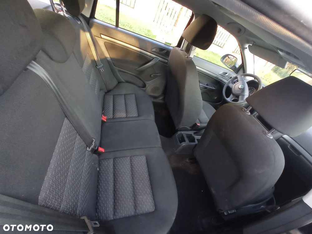 Skoda Octavia 1.6 Tour - 7