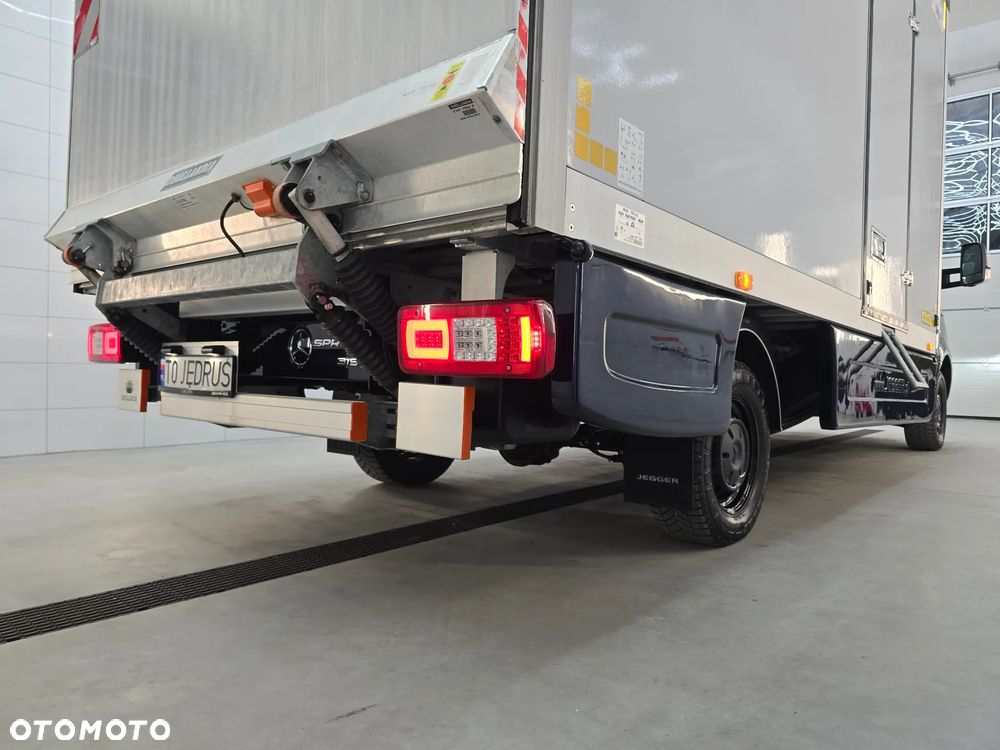 Mercedes-Benz SPRINTER 319 3.0 CDI KONTENER 4,28cmDługi 2,29cmSzero 2,24cmWysok + WINDA 750Kg 42Tyś km SERWIS DO OSTATNIEGO Km ASO MERCEDES-BENZ SALON PL STAN NOWY NOWY NOWY FABRYCZNA GWARANCJA - 25