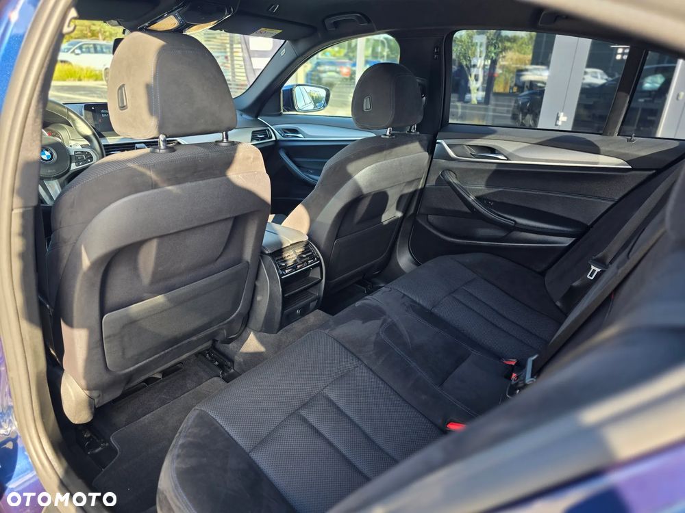 BMW Seria 5 520d MHEV M Sport sport - 23