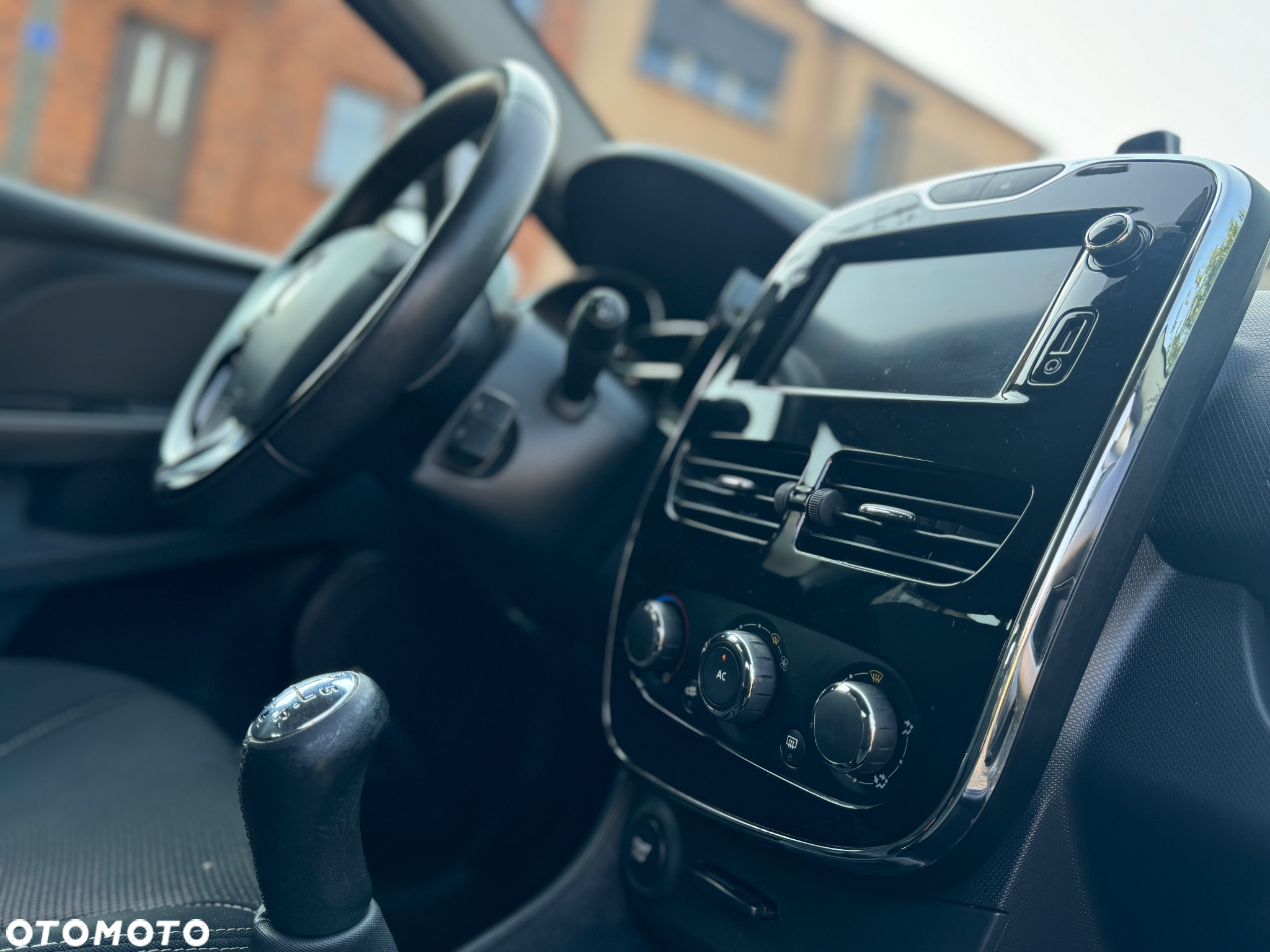 Renault Clio - 26