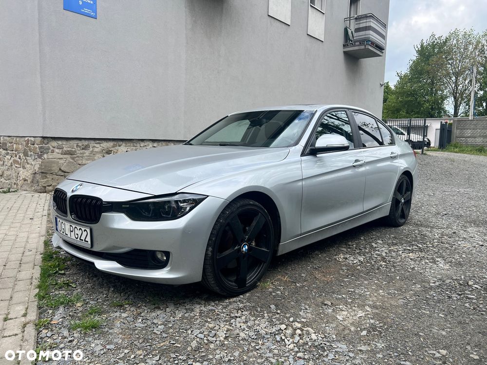 BMW Seria 3 320i xDrive - 1