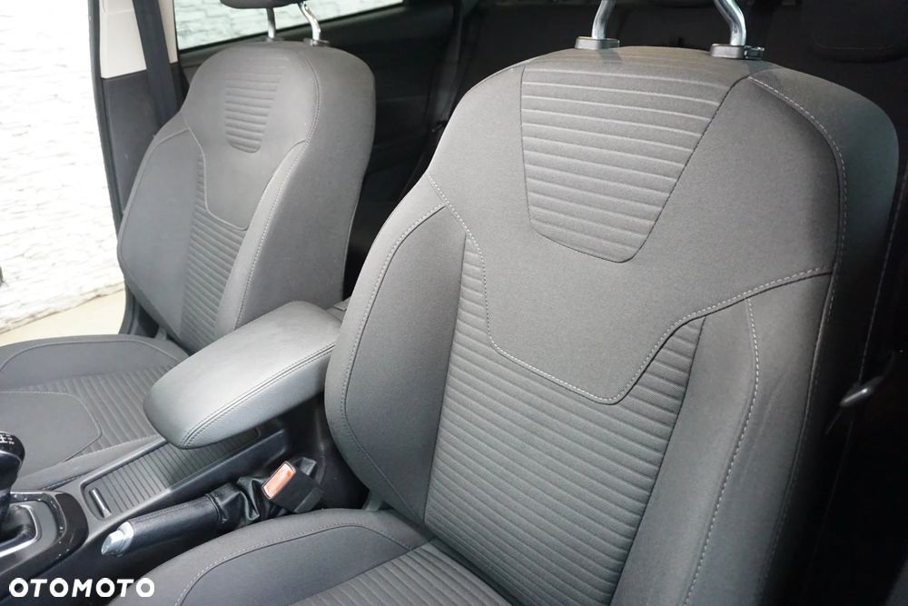 Ford Focus 1.6 FF Ambiente - 24