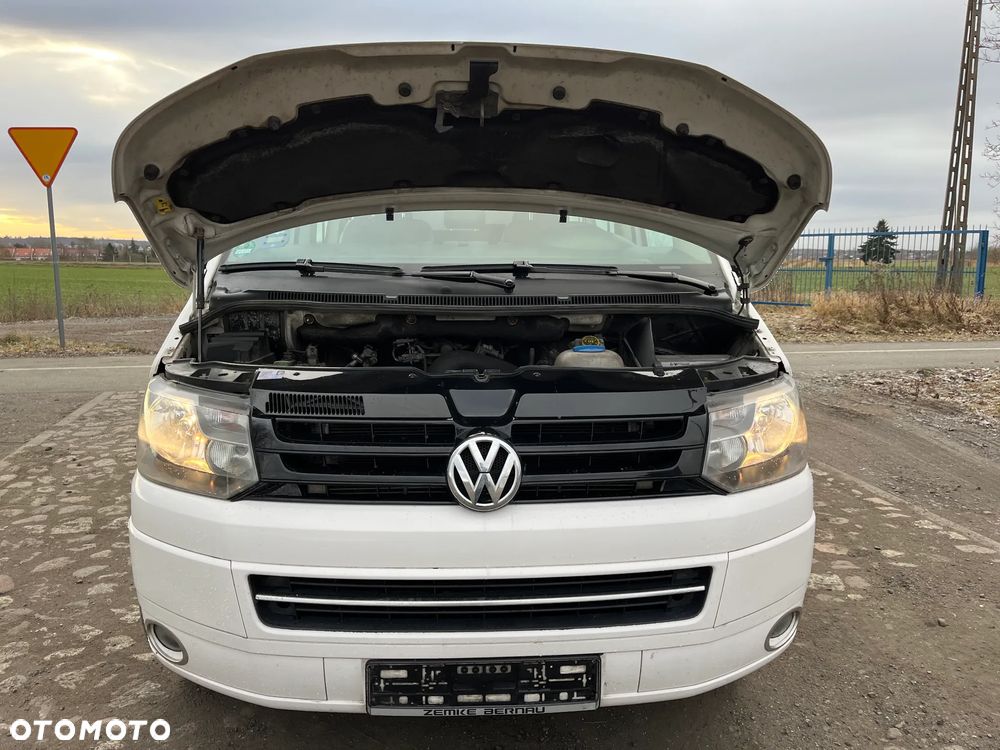 Volkswagen Caravelle - 32