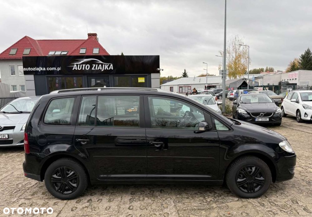 Volkswagen Touran - 4