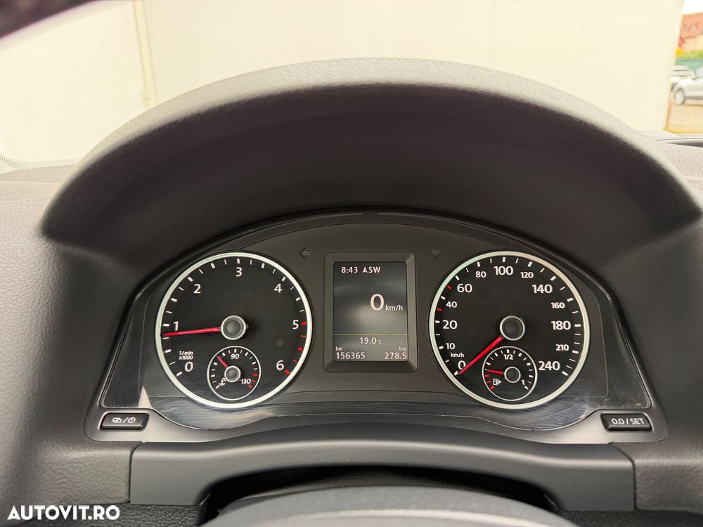 Volkswagen Tiguan 2.0 TDI DPF 4Motion BlueMotion Technology Lounge Sport & Style - 13