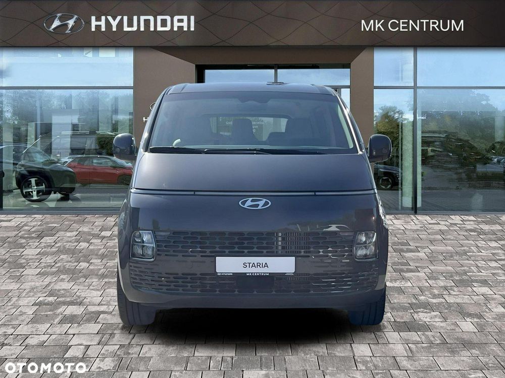 Hyundai Staria - 8