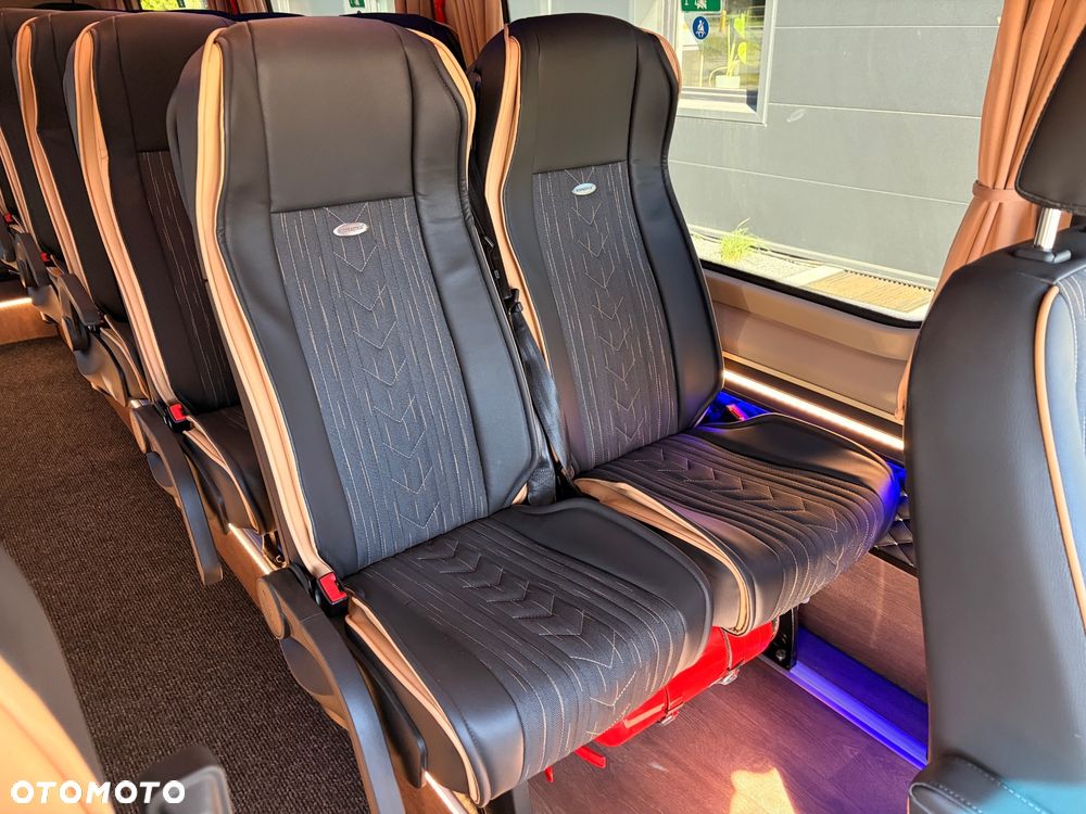 Mercedes-Benz Sprinter 519 - 11