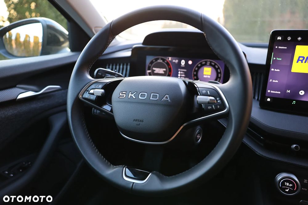 Skoda Superb 2.0 TDI SCR Essence DSG - 28