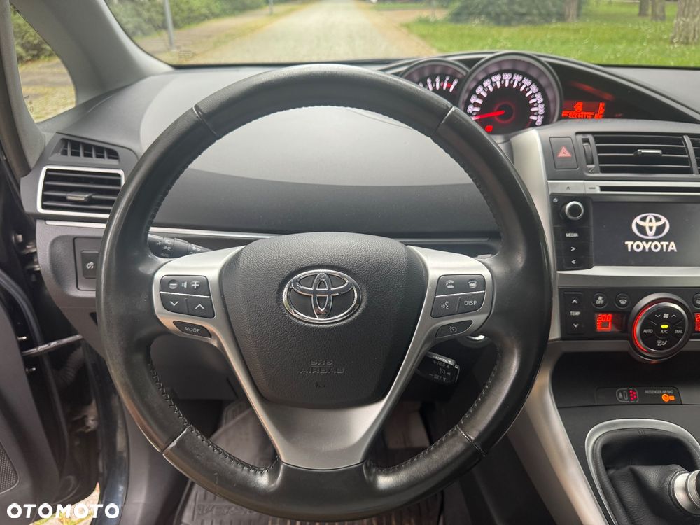 Toyota Verso 1.8 Prestige EU5 7os - 17