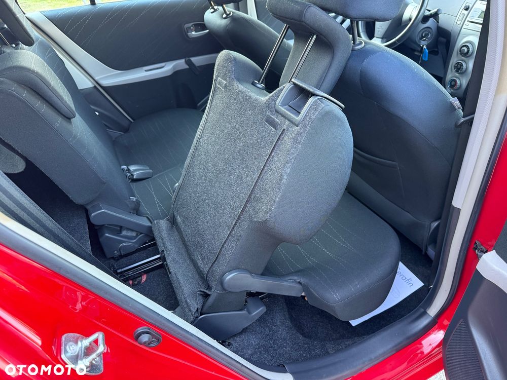Toyota Yaris 1.3 Luna Premium - 17