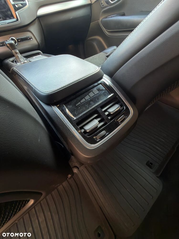 Volvo XC 90 - 11