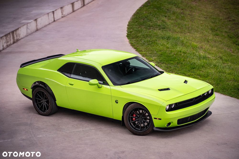 Dodge Challenger - 9