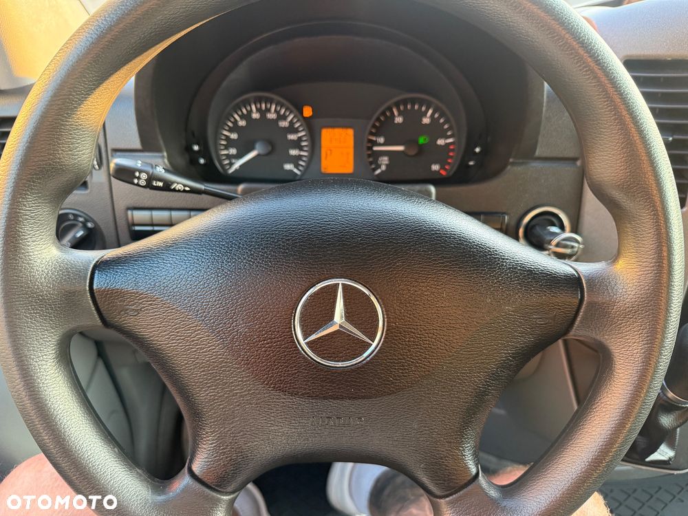 Mercedes-Benz Sprinter 906 319 silnik 3.0 190 km Automat 7G - 19