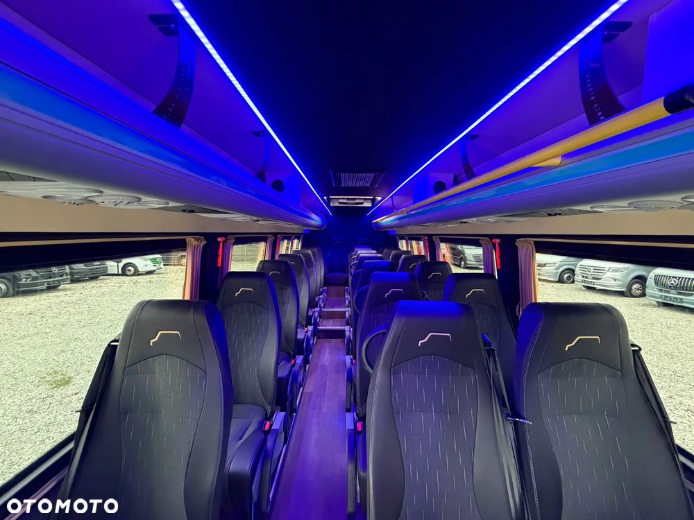 Mercedes-Benz Sprinter 519 - 23