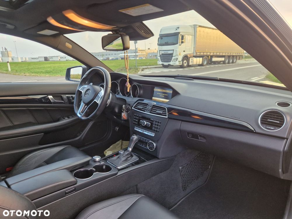 Mercedes-Benz Klasa C 63 AMG AMG SPEEDSHIFT MCT - 17